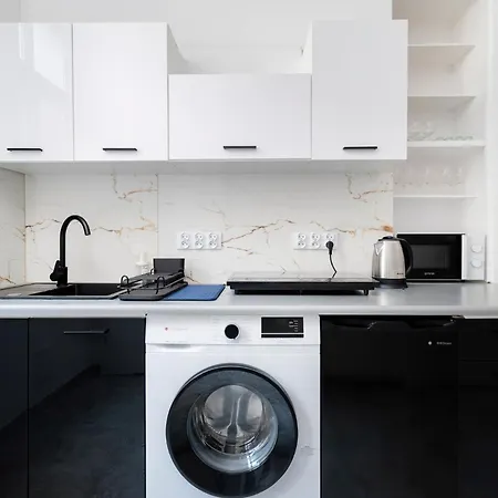 Centrum 4 7 Prochnika 21 *