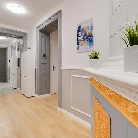 Centrum 4 7 Prochnika 21